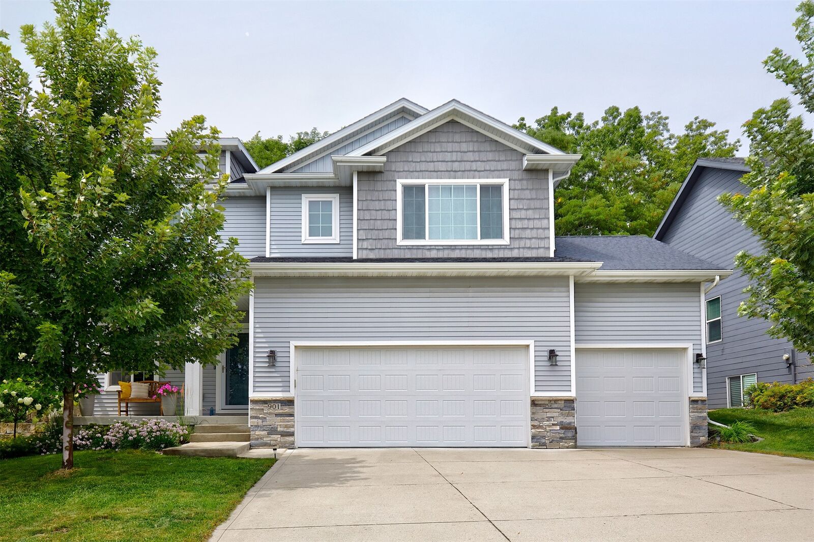 Property Photo:  901 S 93rd Street  IA 50266 