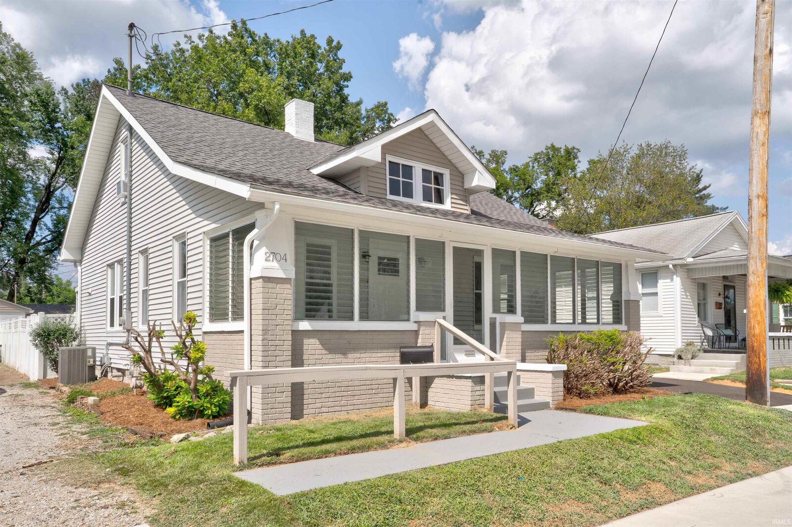 Property Photo: 2704 E Walnut Lane IN 47714
