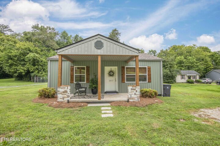 Property Photo: 3917 NE Acorn Drive TN 37918