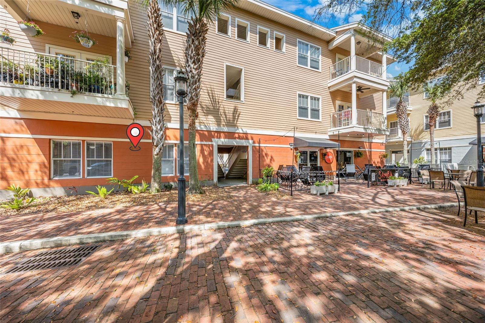 Property Photo:  5141 SW 91 Way I-102  FL 32608 