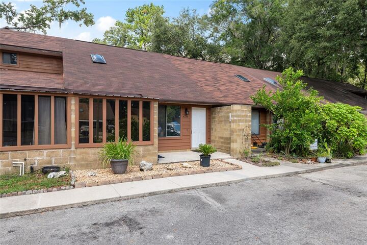 Property Photo:  4724 SW 67th Terrace  FL 32608 