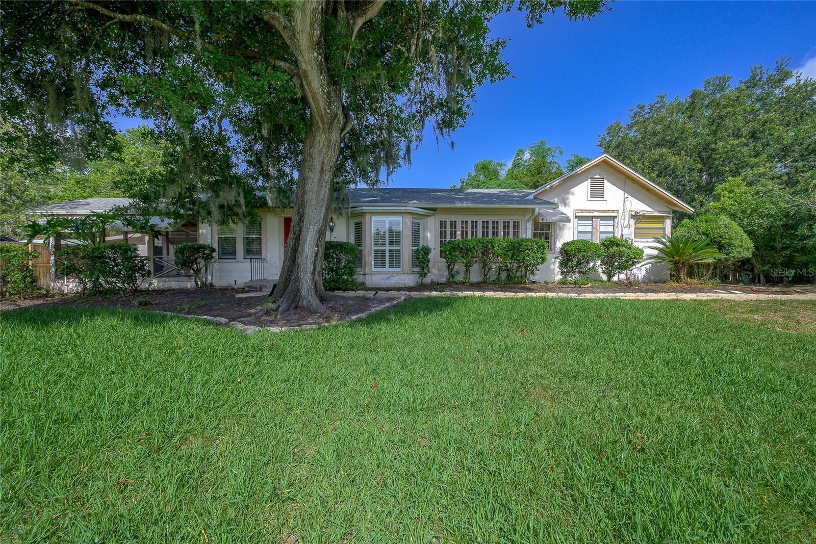 Property Photo: 1621 Sunnyside Drive FL 32751