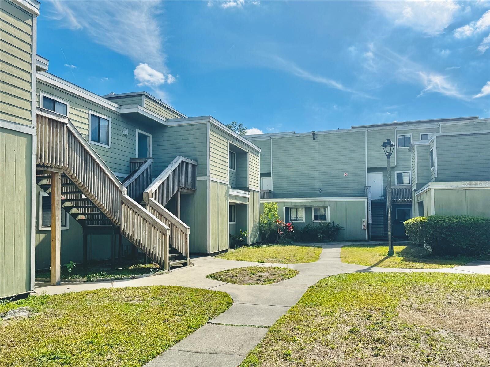 Property Photo: 166 Scottsdale Square 166 FL 32792