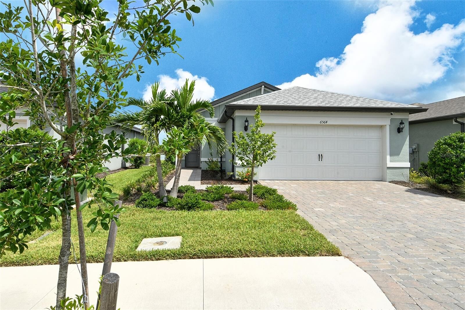 Property Photo:  6564 Silverstar Drive  FL 34240 