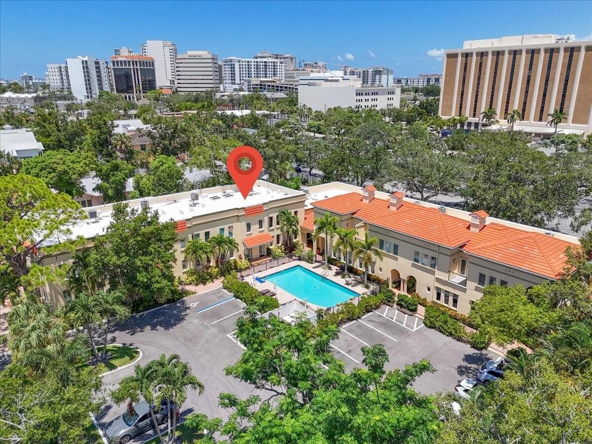 Property Photo:  1685 Laurel Street 4  FL 34236 