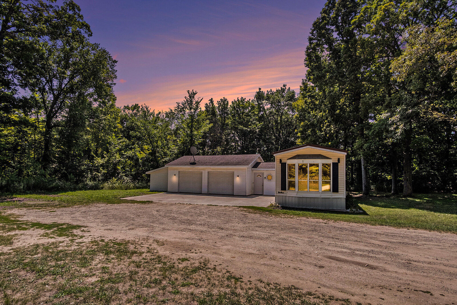 Property Photo:  15700 Sparta Avenue  MI 49330 