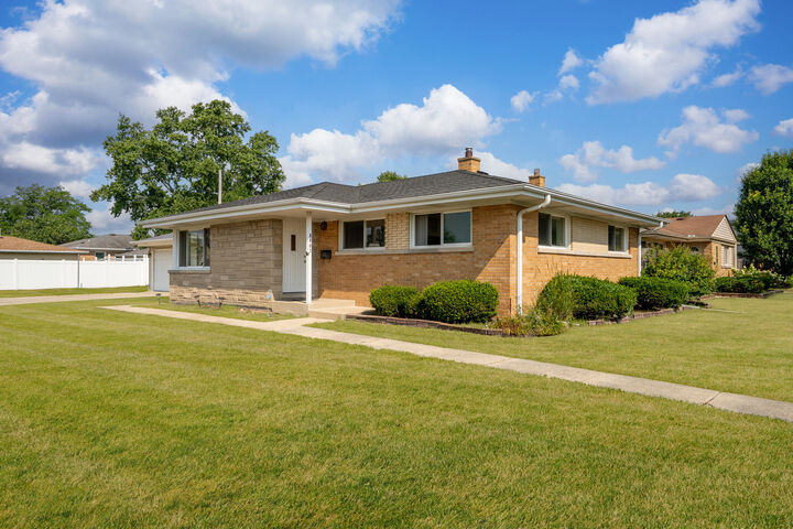 Property Photo:  8802 Olcott Avenue  IL 60053 