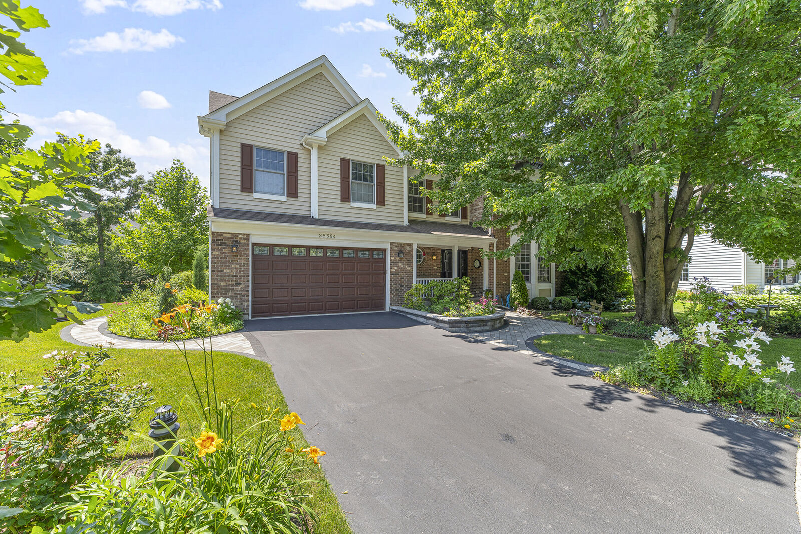 Property Photo:  28584 Ashford Court  IL 60044 
