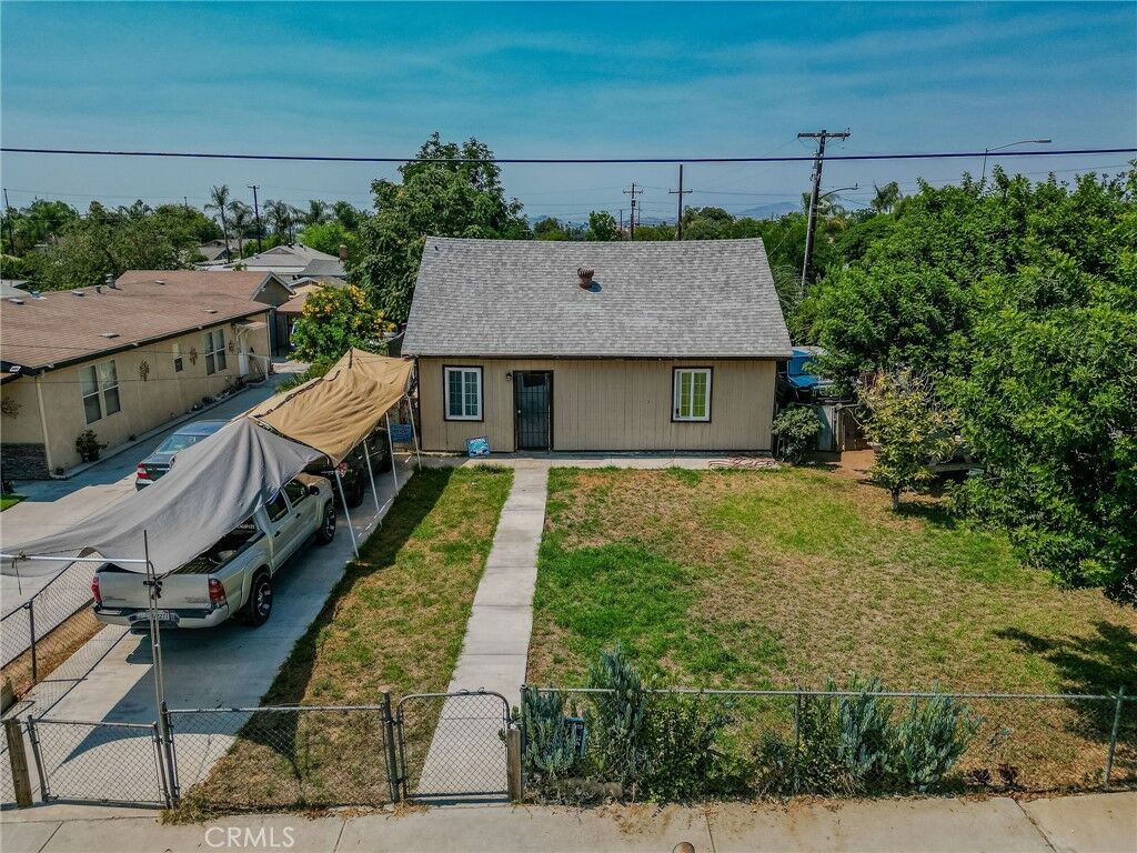 Property Photo: 7407 Emerald Street CA 92504