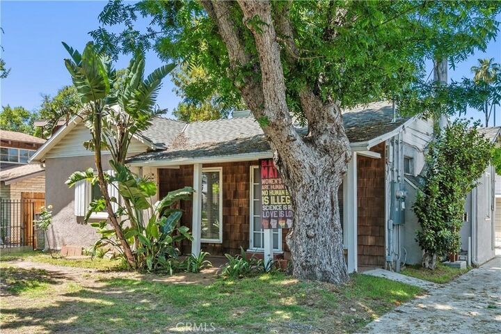 Property Photo:  5919 - 5921 Cantaloupe Avenue  CA 91401 