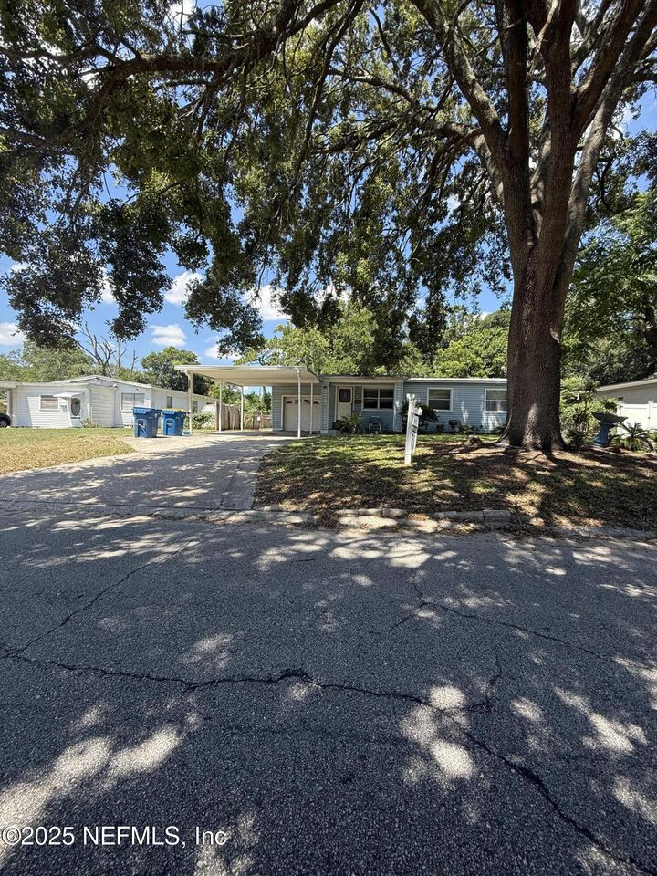 2342 Pine Summit Drive E  Jacksonville FL 32211 photo