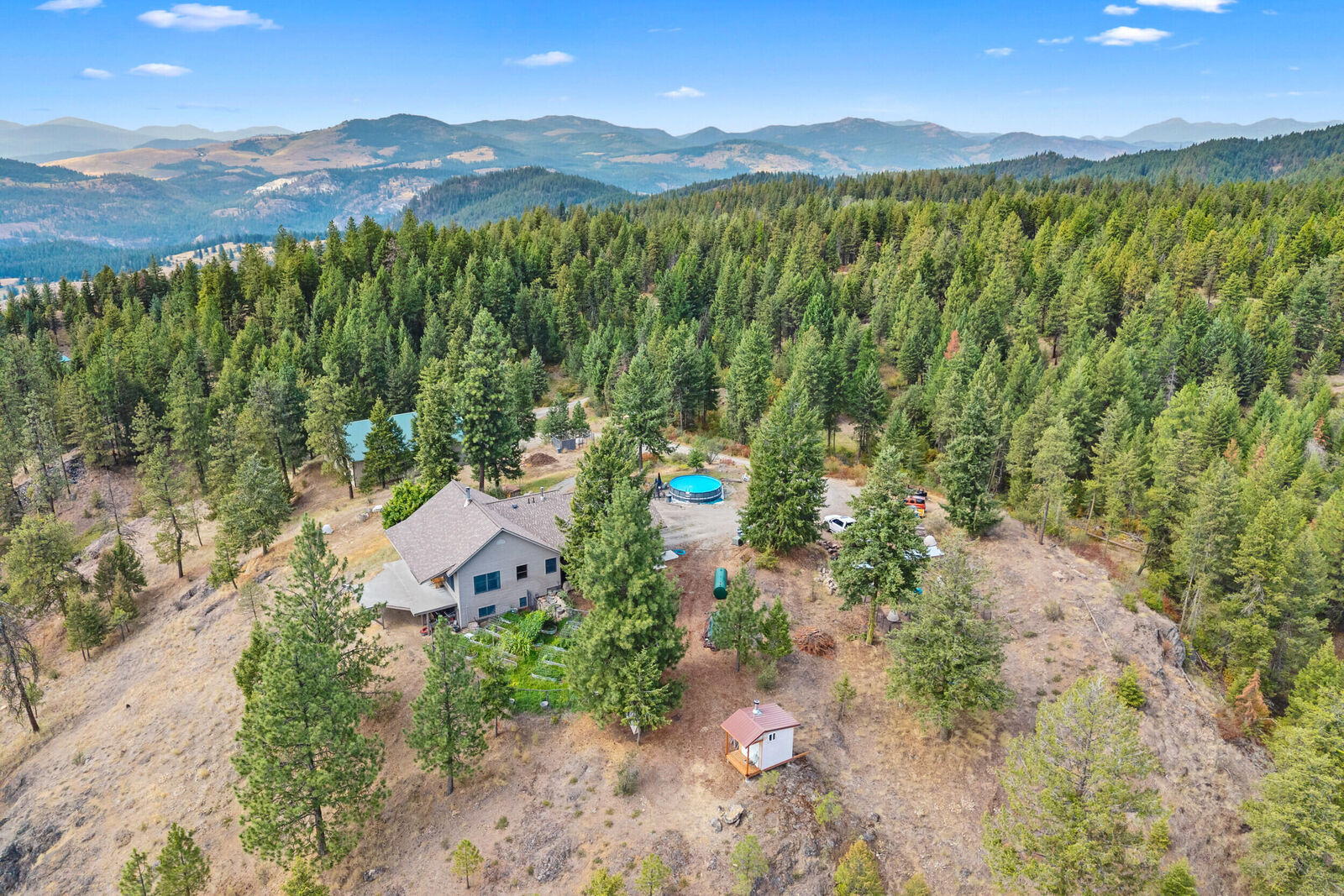 Property Photo:  1631 Bonanza Rd  WA 99126