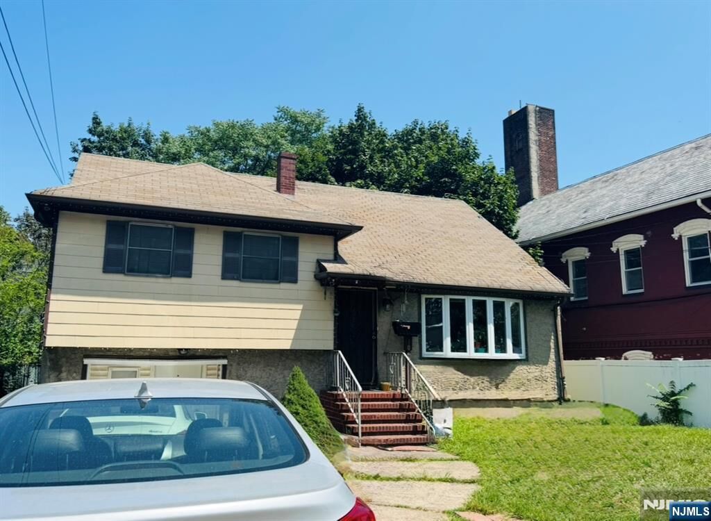 Property Photo:  1043 Edgewater Avenue  NJ 07657 