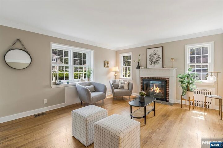 316 Birch Parkway  Wyckoff NJ 07481 photo