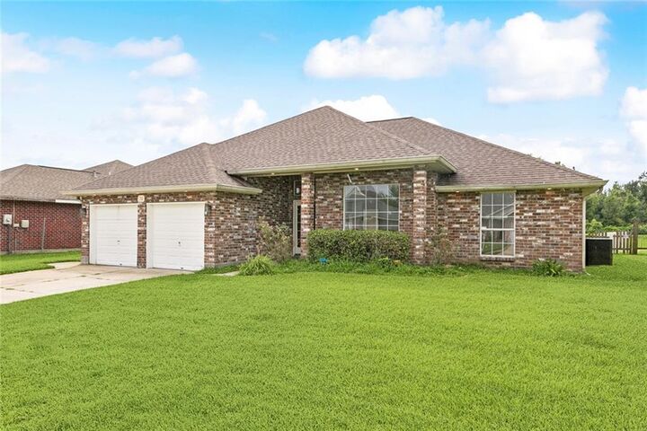 Property Photo: 76 Moss Drive LA 70068
