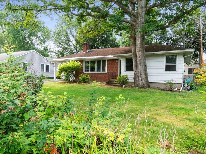 12 Iroquois Avenue  Essex Junction VT 05452 photo