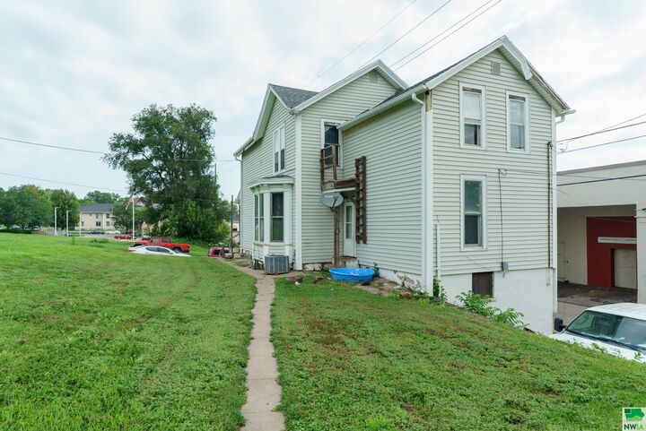 Property Photo:  410 13th St  IA 51105 