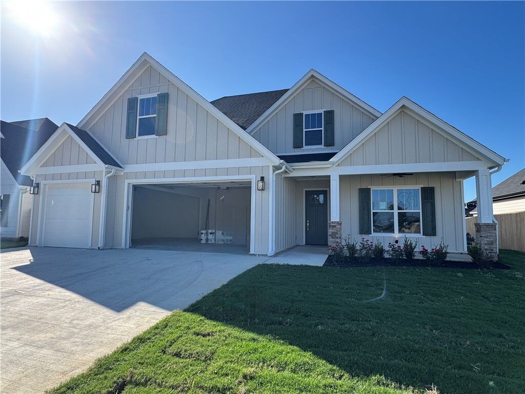 Property Photo: 2717 Amaris Avenue AR 72745