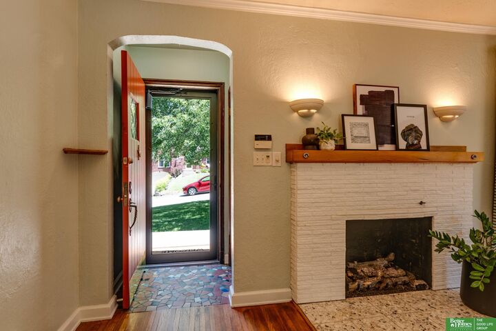 Property Photo:  1518 N 51st Street  NE 68104 