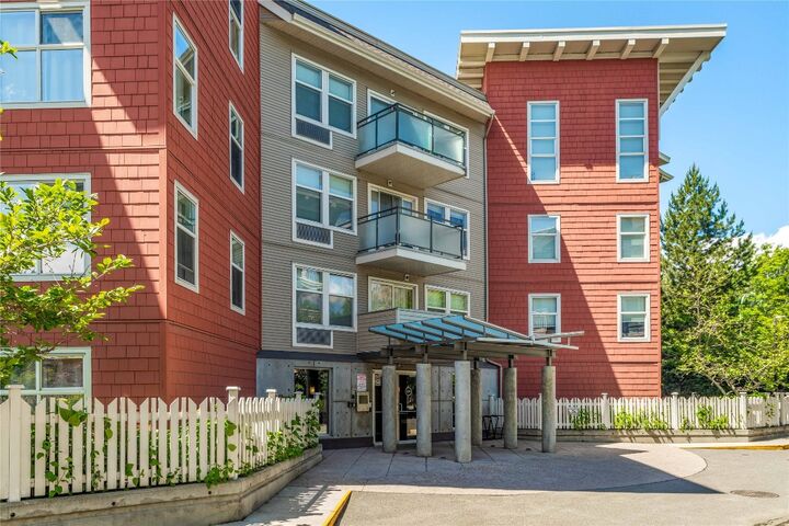 Photo de la propriété: 555 Yates Road 200 BC V1V 2V2