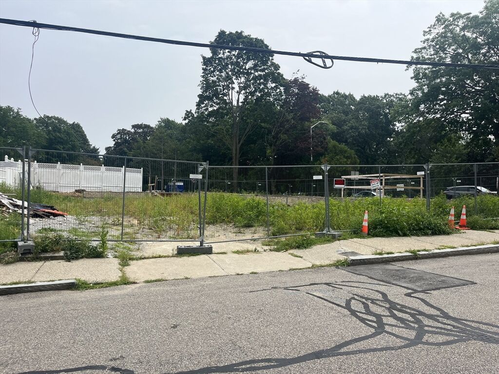 Property Photo:  4 Griswold Street  MA 02138 