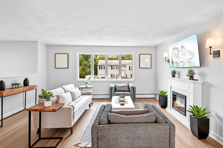 Property Photo:  15 Canterbury Dr  MA 01960 