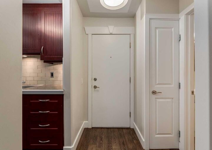 Property Photo:  2417 17 Street SW 102  AB T2T 4M9 
