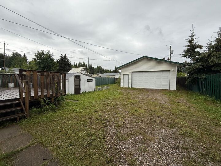 Property Photo:  160 Sherwood Drive  AB T7V 1P6 