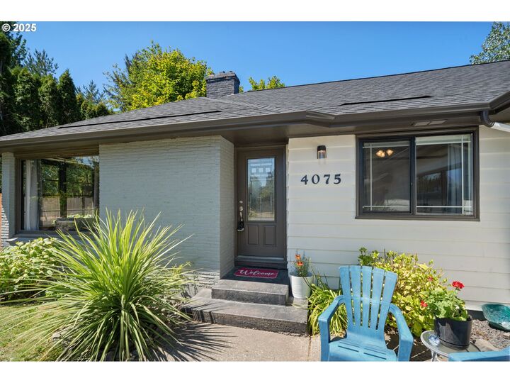 Property Photo:  4075 SW 195th Ave  OR 97078 