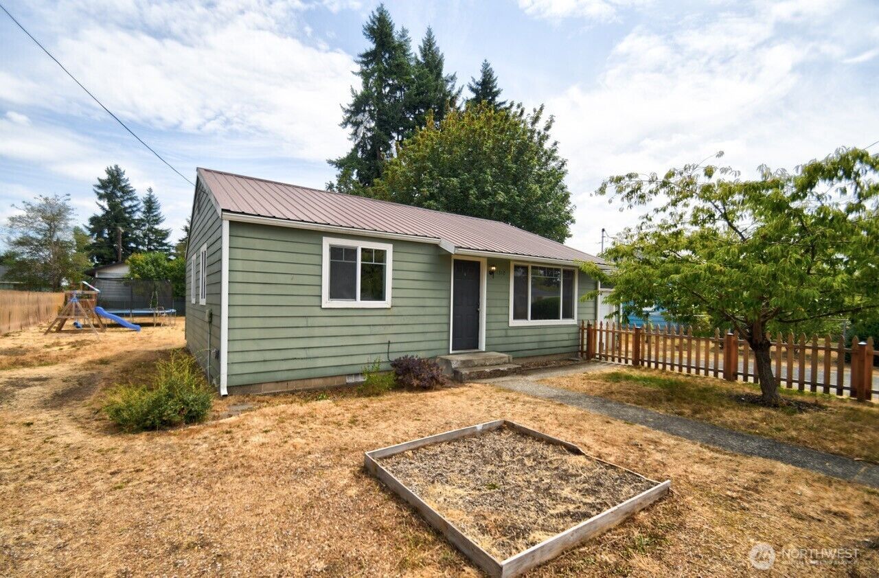 Property Photo:  1310  Johnson Road  WA 98531 