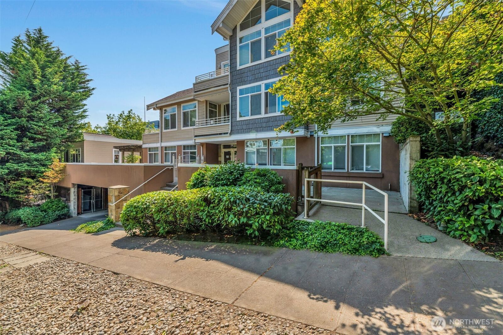 Property Photo:  611  Highland Drive 402  WA 98109 