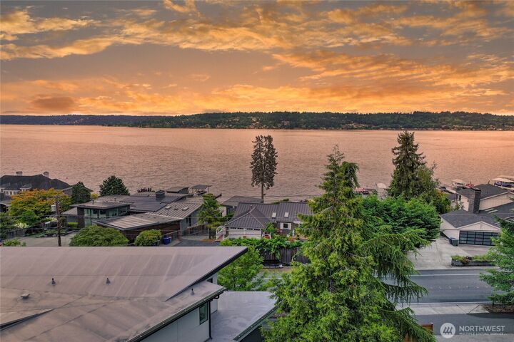 4025 W Lake Sammamish Pkwy  SE  Bellevue WA 98008 photo