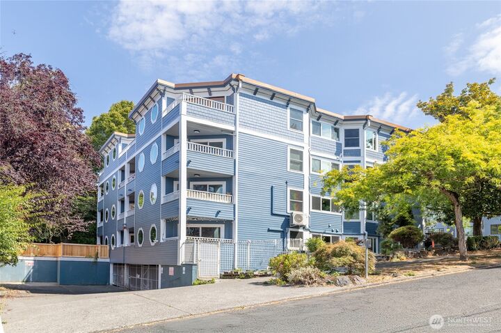 303  13th Avenue E 102  Seattle WA 98102 photo