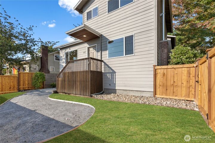 Property Photo:  8617  Linden Avenue  WA 98103 