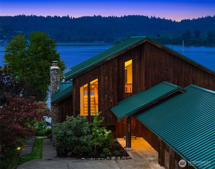 Property Photo: 4848 194th Avenue SE WA 98027