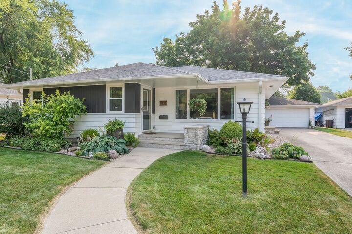 808 Ida Street  Menasha WI 54952 photo
