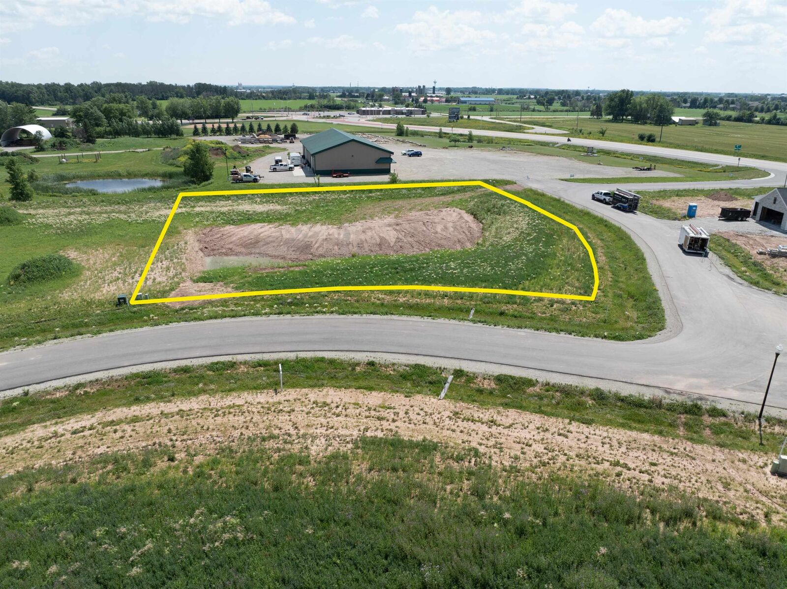Property Photo:  Oak Creek Court 16  WI 54130 