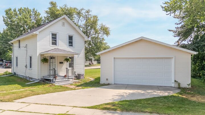335 Washington Avenue  Neenah WI 54956 photo