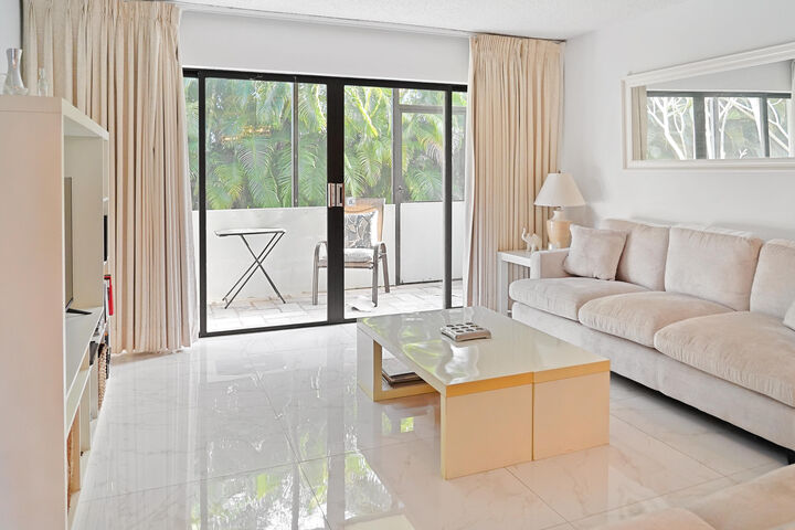 Property Photo: 2550 Presidential 106 Way 106 FL 33401