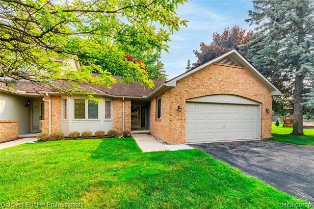 31459 Merriwood Park Drive  Livonia MI 48152 photo