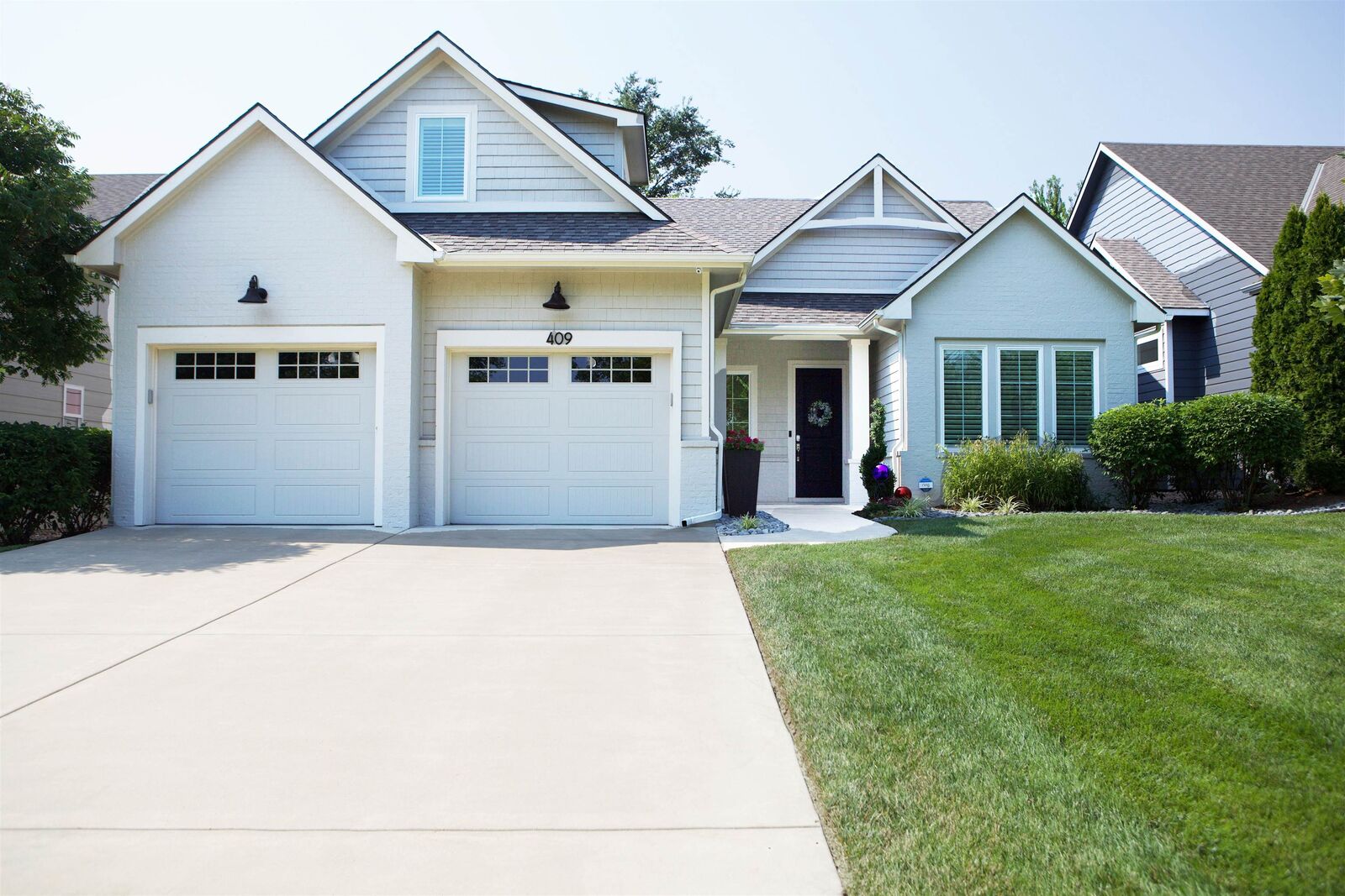 Property Photo: 409 N Jackson Heights St KS 67206