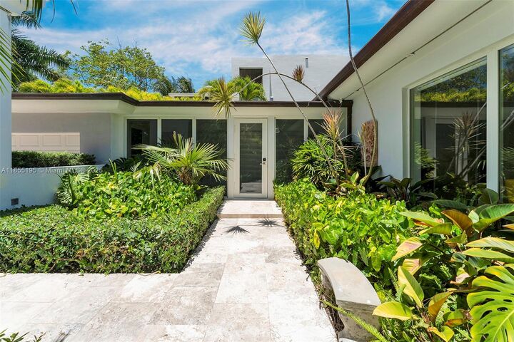 Property Photo: 5055 N Bay Rd FL 33140
