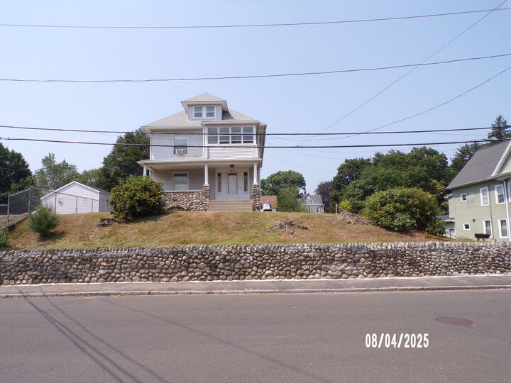 Property Photo:  17 Holbrook Street  CT 06401 
