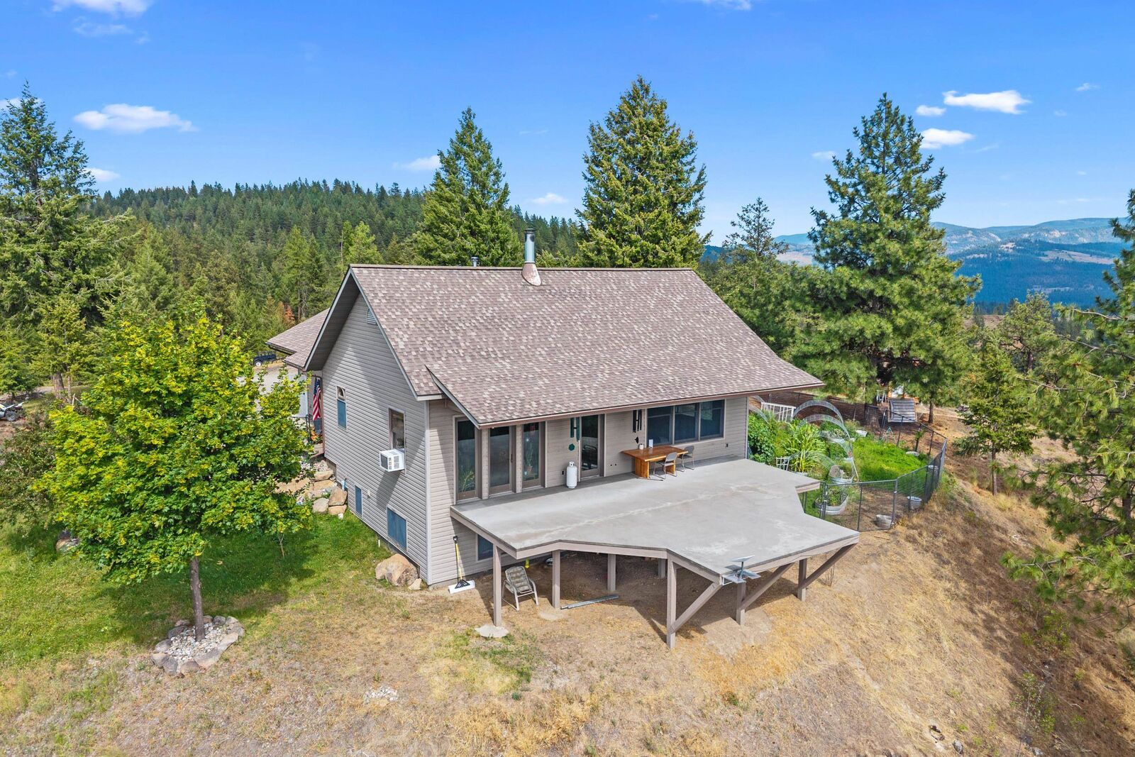 Property Photo:  1631 Bonanza Hill Rd Z  WA 99126 