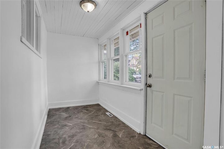 Property Photo: 107 28th Street W SK S7L 0K1