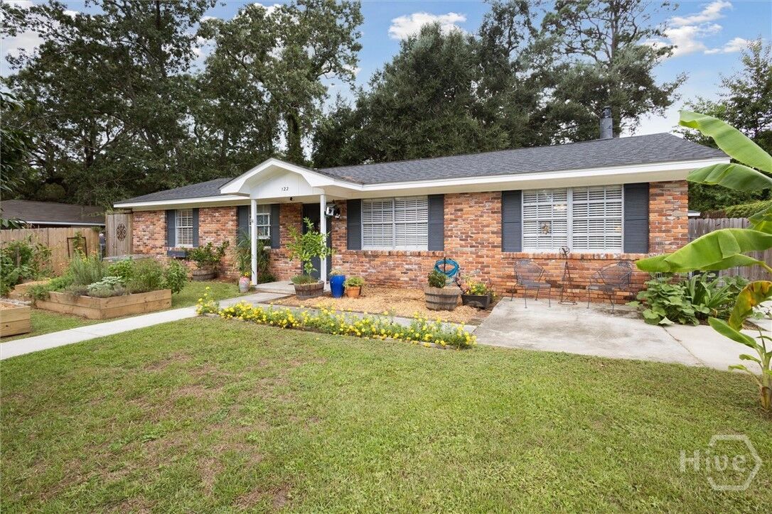 Property Photo: 122 Nassau Drive GA 31410