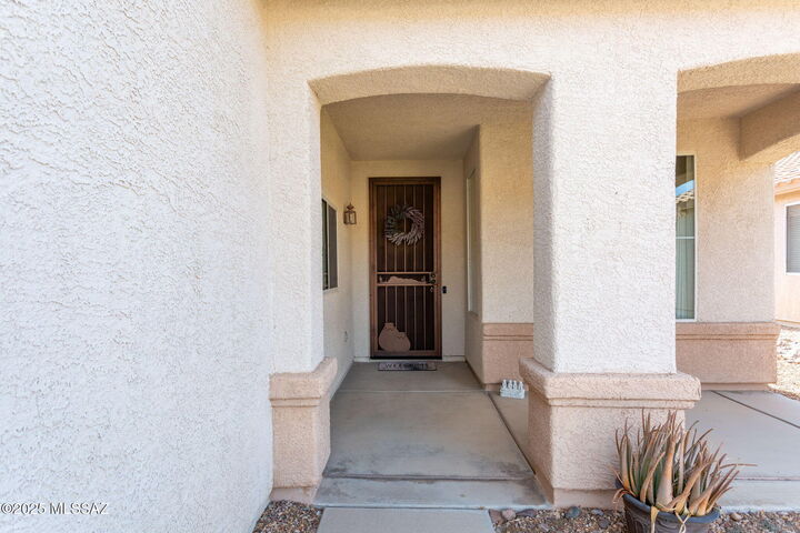 Property Photo:  9454 N Whispering Shadows Way  AZ 85743 