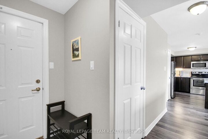 Property Photo: 46 Barnstone Drive 5 ON K2G 4R6