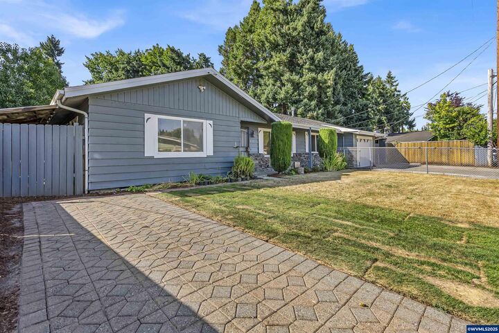 Property Photo:  471 Marshall St  OR 97071 