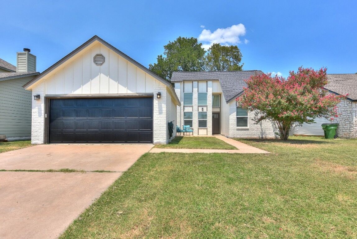 Property Photo:  1504 Hollow Tree Boulevard  TX 78681 